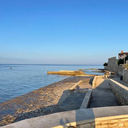 Апартаменти App Robi Novigrad  Екстер'єр фото